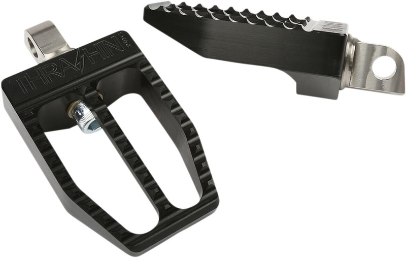 Thrashin' Supply Co. Militant Foot Pegs - 8,64 cm (3-2/5"), Pair, 6061 T-6 Aluminum - Anodized / Black for Harley-Davidson Touring, Softail, Sportster & Dyna 1936-2025