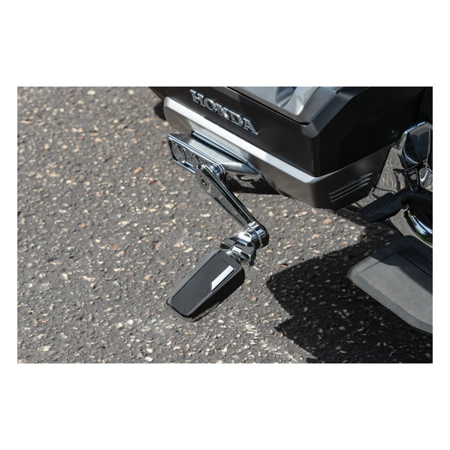 Kuryakyn Omni Cruise Mounts with Pegs. Chrome – 2018–2022 Honda Gold Wing Models