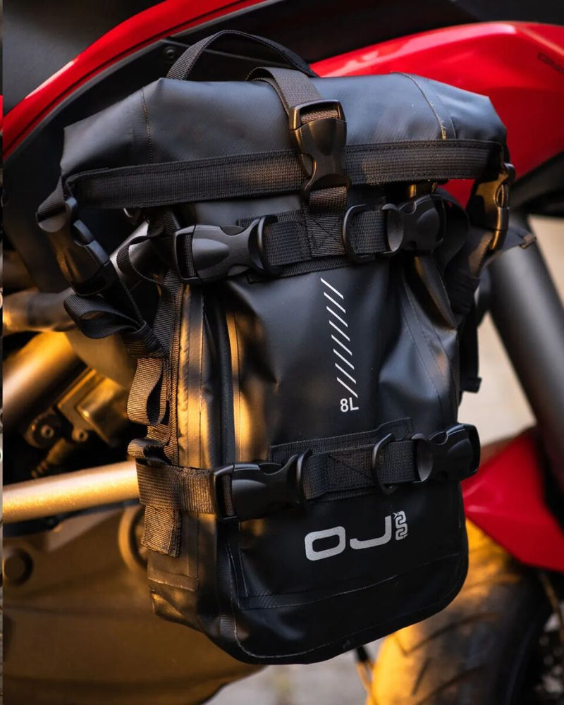 OJ Atmosfere Metropolitane S.r Dry Excursion Engine Guard Bag (8 Liters) - Black, Dry Pak