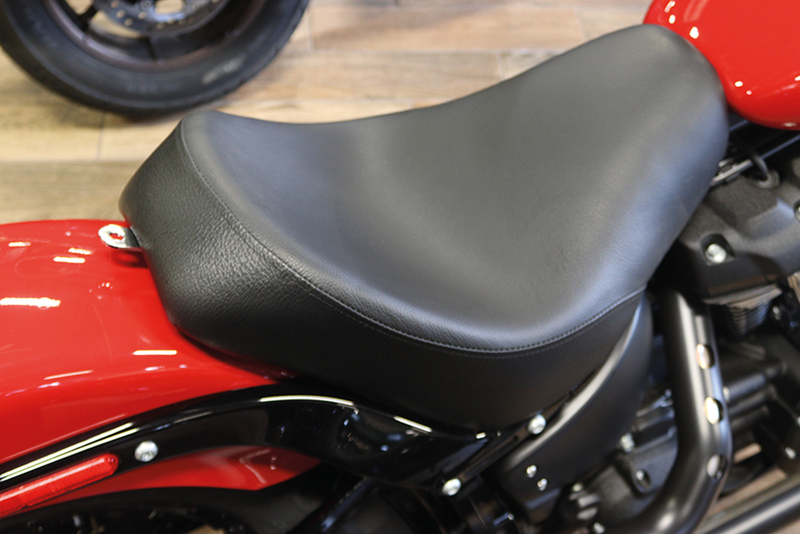 Wyatt Gatling butt bucket seat ST18-up