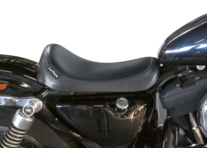Smooth silhouette solo seat XL82-03