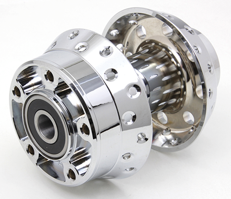 V-Twin Chrome front hub F*ST00-07 FXDWG00-05