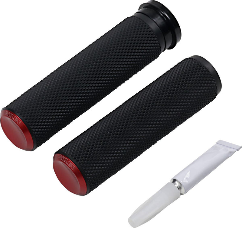 Arlen Ness Knurled Grips - Closed End /  Diamond Knurled /  No Flange /  No Waffle /  Throttle-By-Wire, Billet Aluminum /  Kraton for Harley-Davidson Touring, Softail, Dyna & Trike